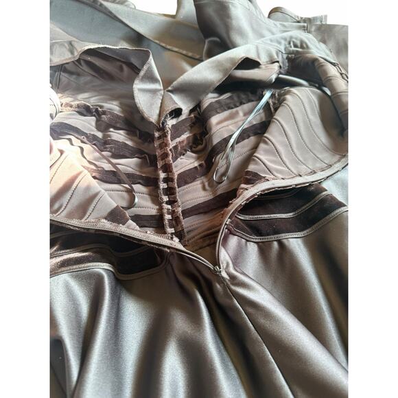 Tadashi Black Velvet and Satin Collared Formal Dress - Size 10 - Picture 11 of 16